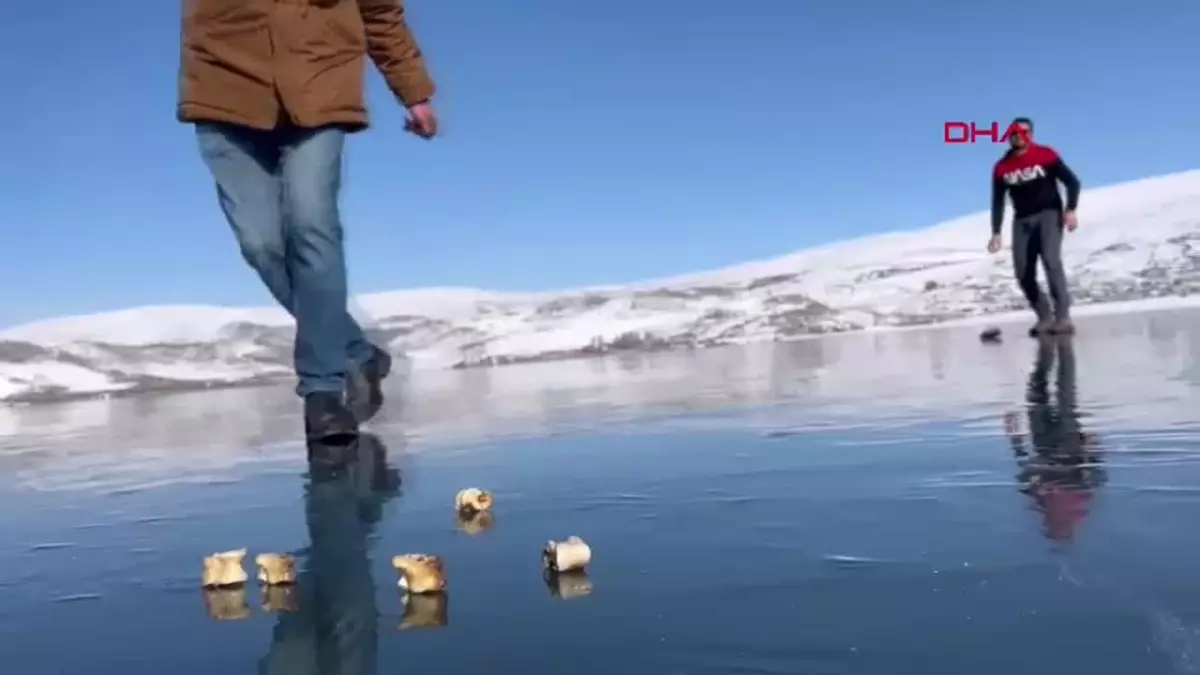 Çıldır Gölü’nde Buz Tutma Geleneği Renkli Görüntülerle Kutlandı