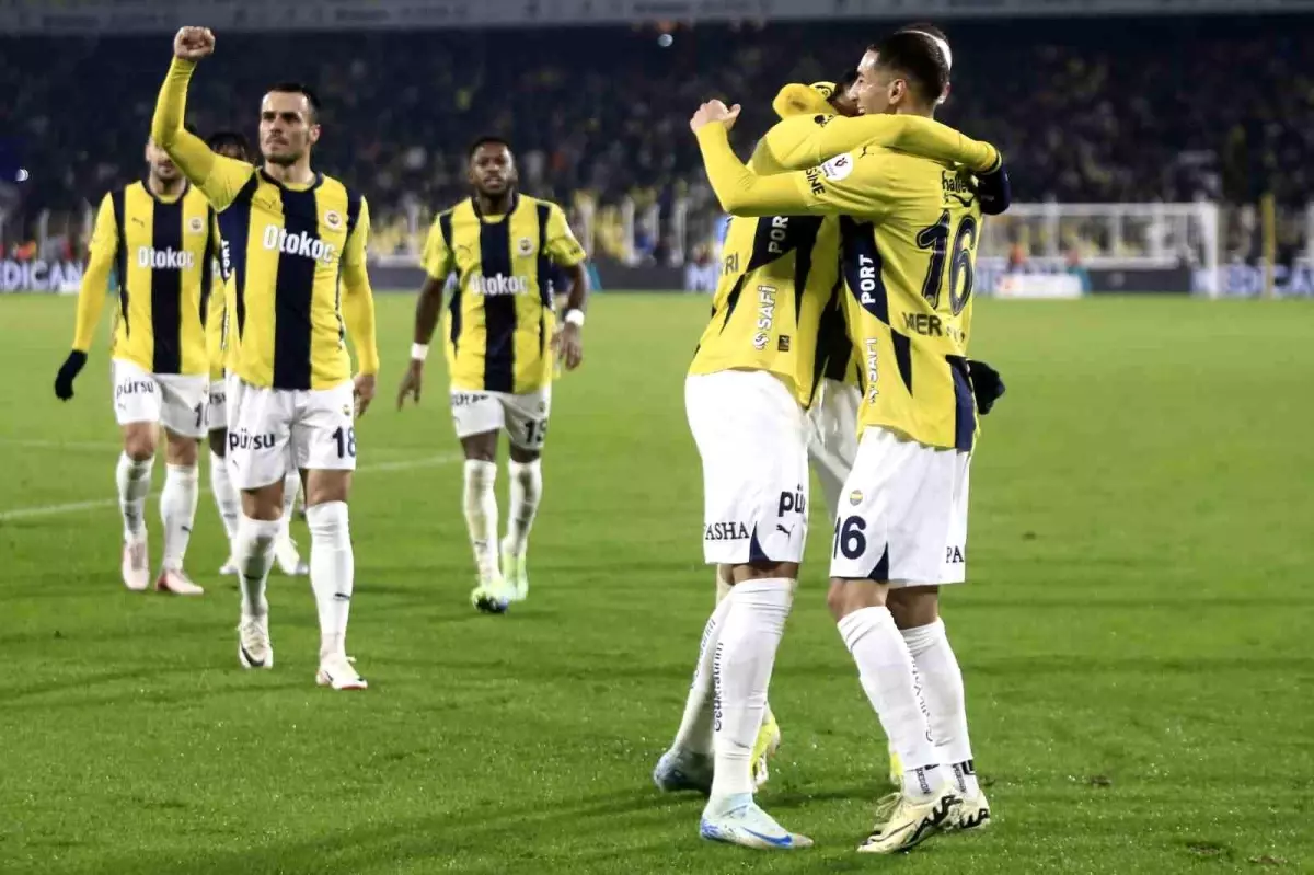 Fenerbahçe, Başakşehir’i 3-1’le geçti